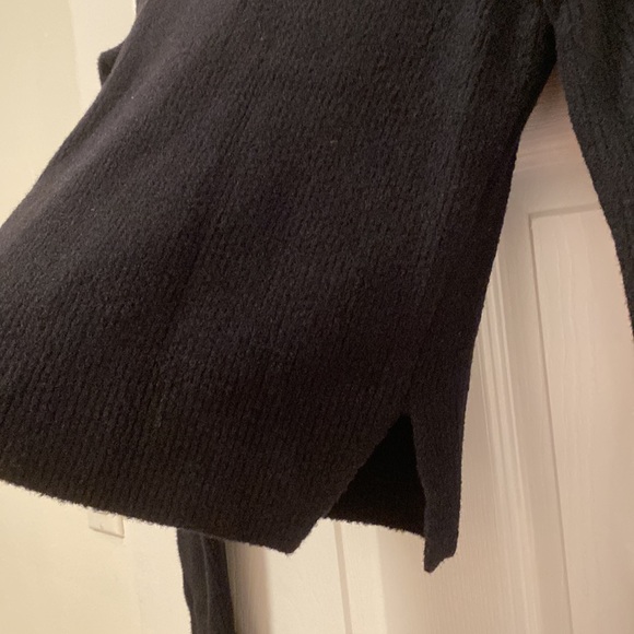 Abercrombie & Fitch Soft A&F Collection black sweater - Picture 3 of 3